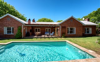 4 Bedroom House in Tokai