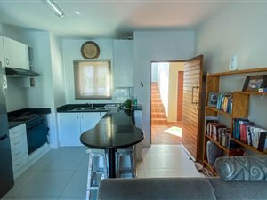 2 Bed Apartment in Sheffield Beach