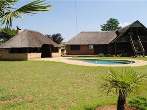 2 ha Farm in Hartbeesfontein
