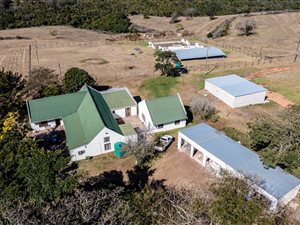 39 ha Farm in Thornhill