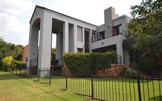 4 Bedroom House in Featherbrooke Estate