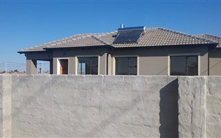 3 Bedroom House in Azaadville