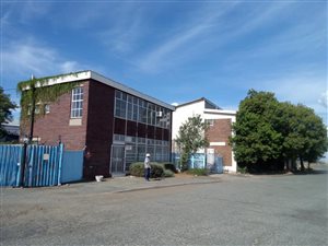3745 m² Commercial space in Park Central