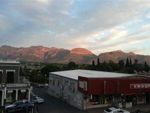 2 Bed Apartment in Paarl