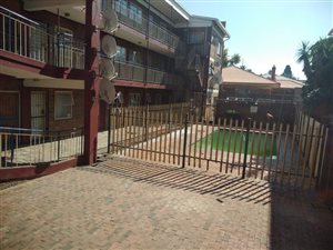 1.5 Bed Apartment in Kempton Park Central