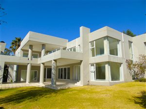 5 Bed House in Dainfern Golf Estate