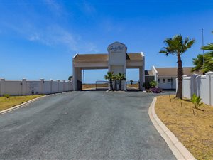 401 m² Land available in Da Gama Bay