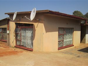 10 Bed House in Springs Central