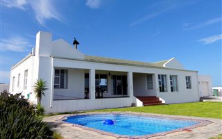 3 Bedroom House in Duyker Eiland