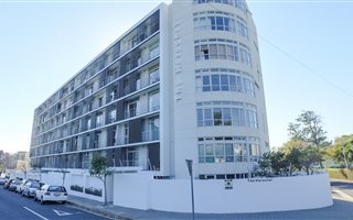 2 Bedroom Apartment in Claremont Upper