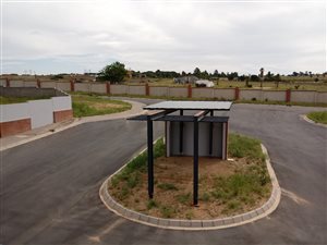 3 Bed Townhouse in Knopjeslaagte