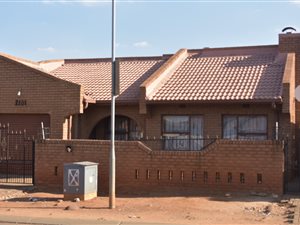 3 Bed House in Protea North