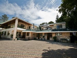 11 Bed House in Knysna Central
