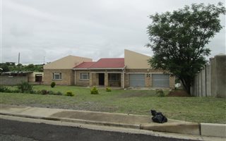 3 Bedroom House in Egerton
