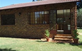 2 Bedroom Garden Cottage in Bredell AH