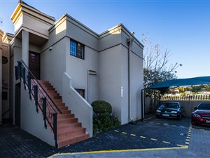 3 Bed Apartment in Glenvista