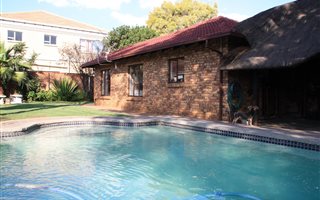 4 Bedroom House in Suiderberg