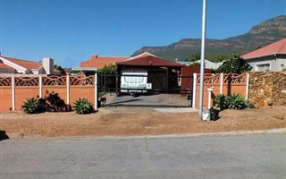 3 Bedroom House in Piketberg