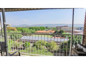 3 Bed Apartment in Rietfontein