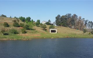 8 ha Farm in Lions River