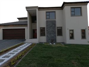 1 Bedroom House in Blue Valley Golf Estate