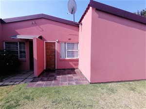 3 Bed Townhouse in Naturena