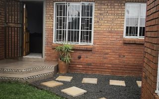 3 Bedroom Townhouse in Eldoraigne