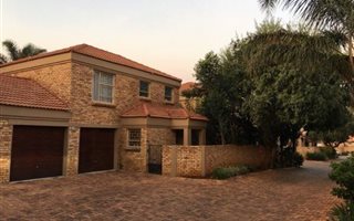 3 Bedroom Apartment in Roodepoort West