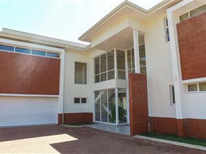 5 Bed House in Kindlewood Estate