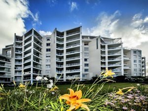 3 Bed Apartment in Bantry Bay