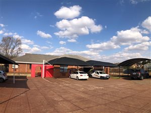 420 m² Commercial space in Highveld
