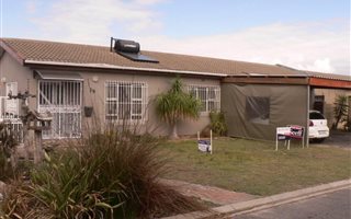 4 Bedroom House in St Dumas