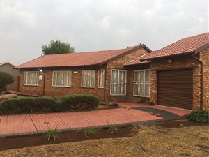 3 Bed House in Vosloorus South