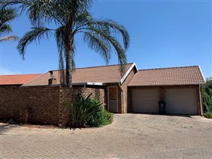 2 Bed Apartment in Highveld