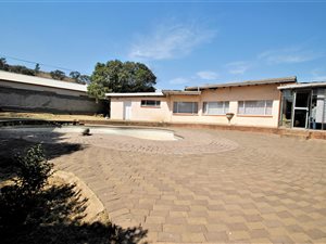 4 Bed House in Reuven