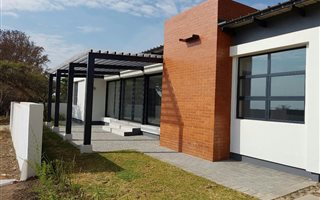 3 Bedroom House in Jackal Creek Golf Estate