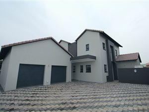 4 Bed House in The Meadows