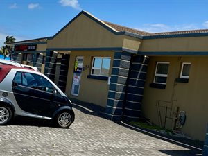 120 m² Office Space in Newton Park