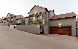 4 Bedroom Townhouse in Wild Olive Estate