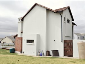 3 Bed House in Mooikloof Equestrian Estate
