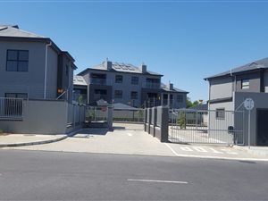 2 Bed Apartment in Protea Heights