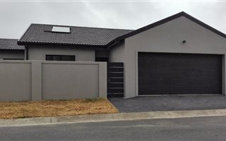 3 Bedroom House in Charlo