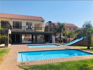 2 Bed Apartment in Hazeldean (Silverlakes Surroundings)
