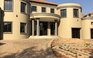 5 Bedroom House in The Hills