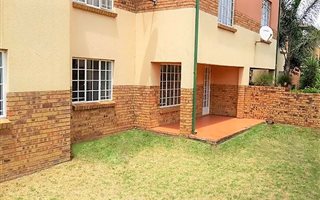 3 Bedroom Townhouse in Elarduspark