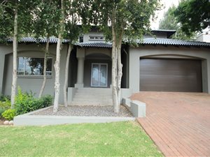 4 Bed House in Mooikloof Gardens