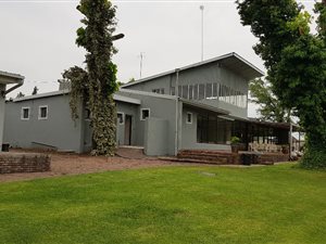 2 Bed Penthouse in Vereeniging Central