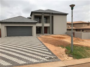 4 Bed Cluster in Silver Stone Country Estate