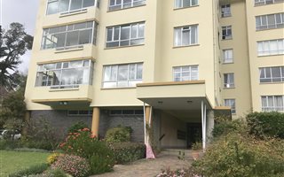 2 Bedroom Apartment in Kenilworth Upper