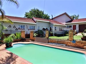 4 Bed House in Rietvalleipark